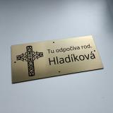 Sírtábla kereszttel 2