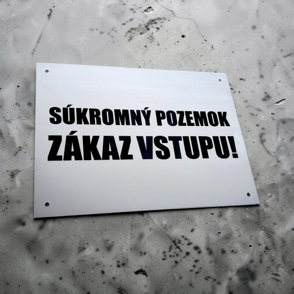 Táblák ajtóra, kapura, oszlopokra