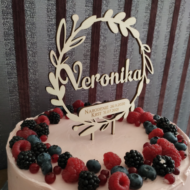 Tortabeszúró névvel – keresztelői cake topper dátummal
