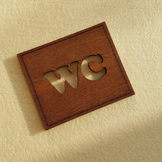 Tábla WC felirattal