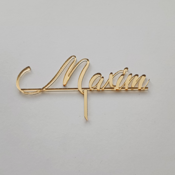 Névvel ellátott tortabeszúró – személyre szabott cake topper V1