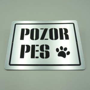 Vigyázz a kutya tábla
