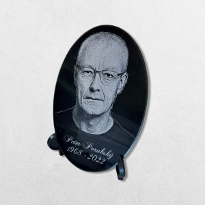 Síremlék tábla fényképpel V4