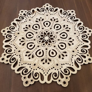 Nagy kivágott mandala