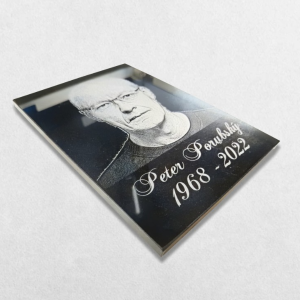 Síremlék tábla fényképpel V3