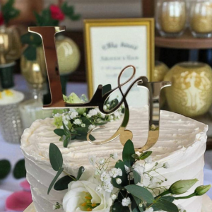 Tortabeszúró – esküvői monogrammal arany