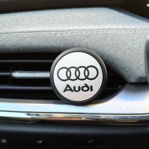 Fekete autós illatosító Audi